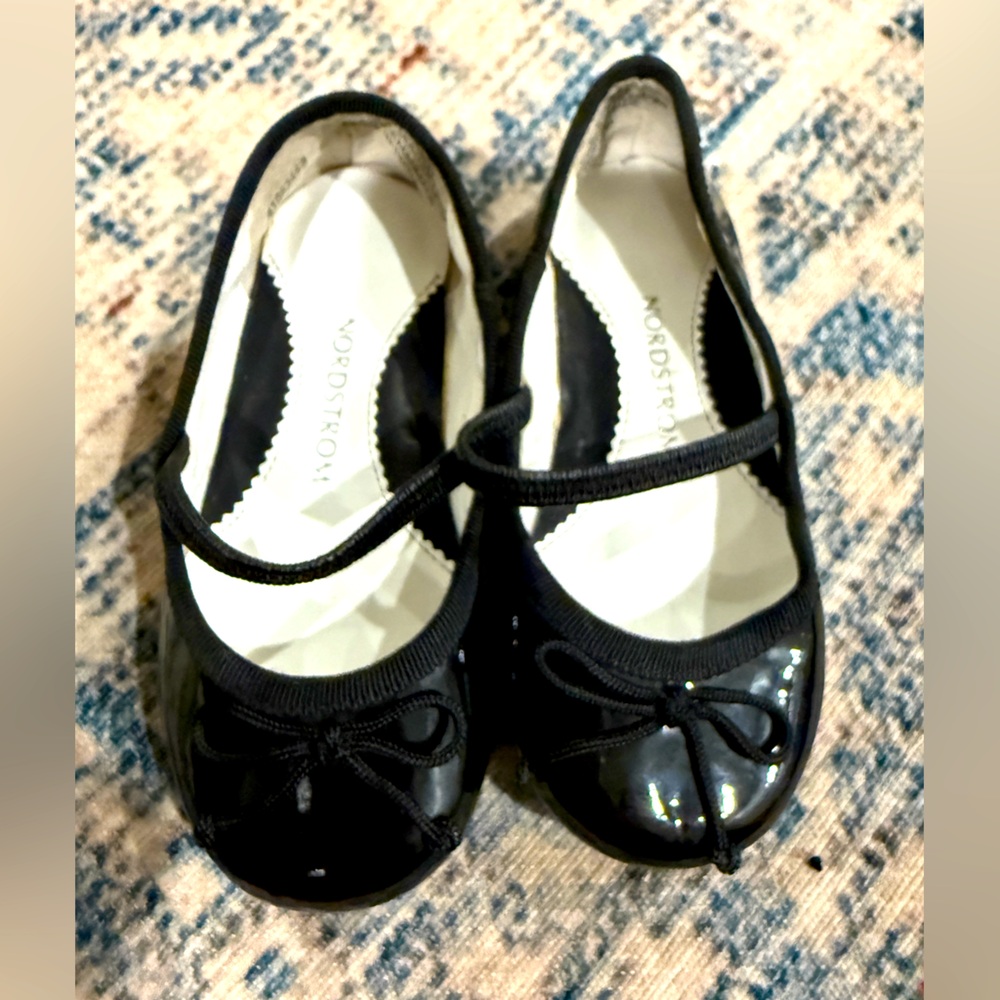 Nordstrom Glossy Black Dress Shoes for little girl -  Kids